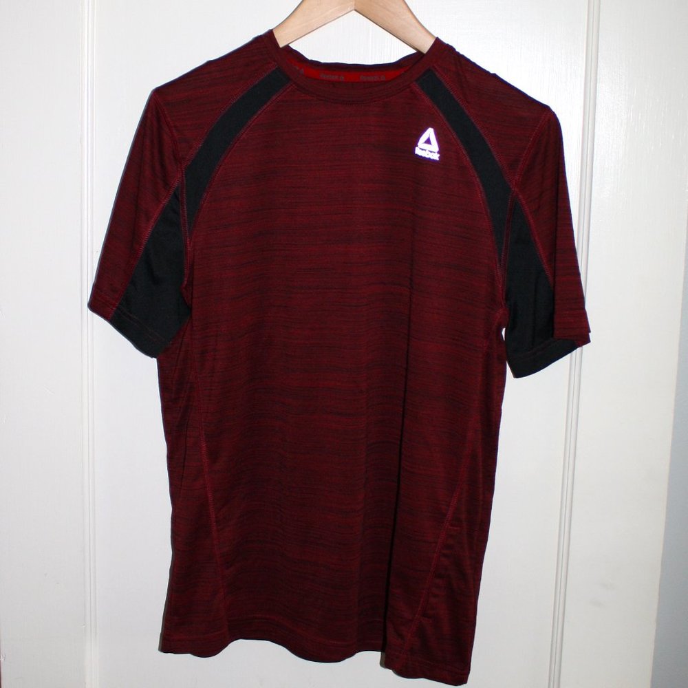 Men's Reebok athletic shirt with pocket, Sz S